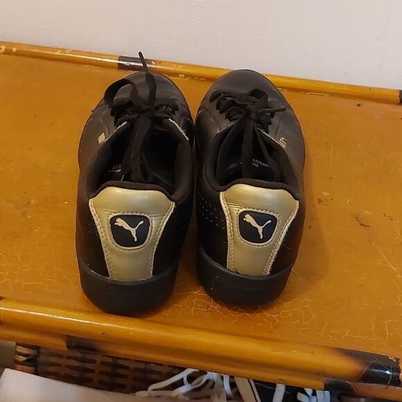 Women BLACK Puma Sneakers Size 7.5 - Picture 3 of 5